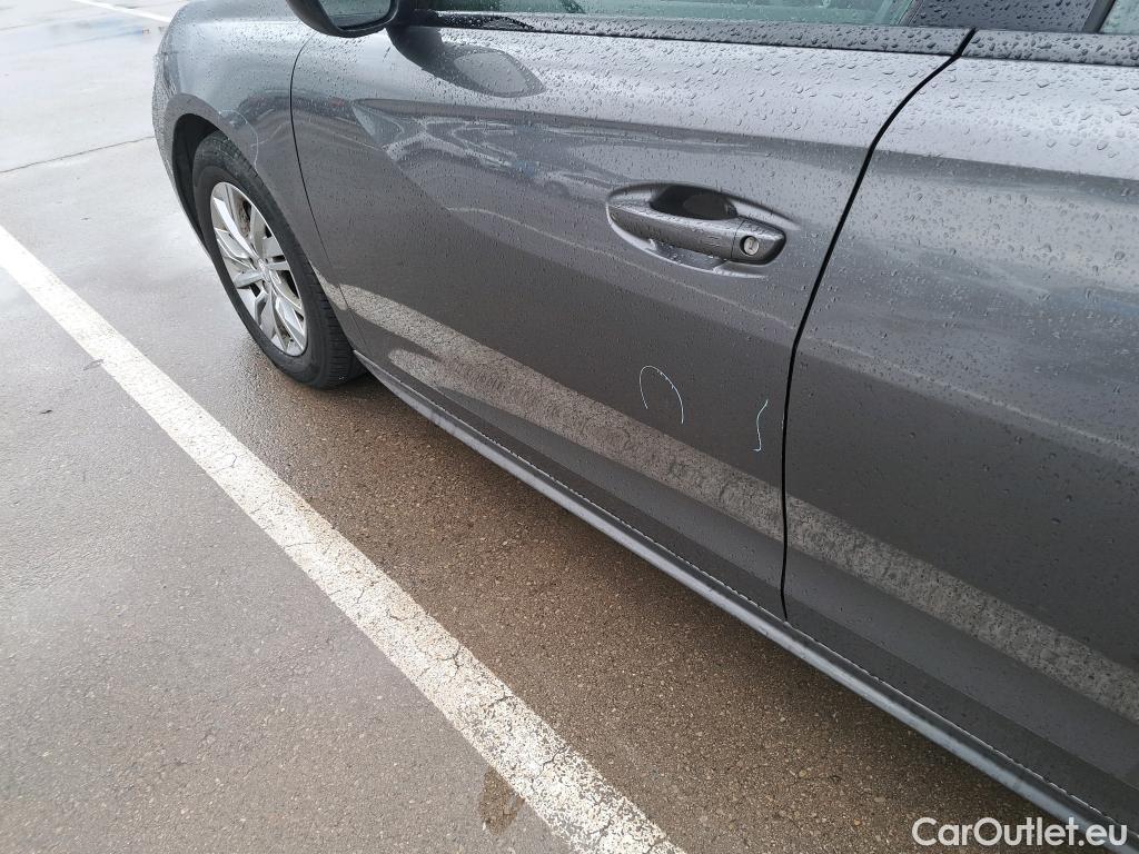  Peugeot  508 PEUGEOT  / 2018 / 5P / berlina con portón 5P Active Pack BlueHDi 130 S&S EAT8 (AC) #3