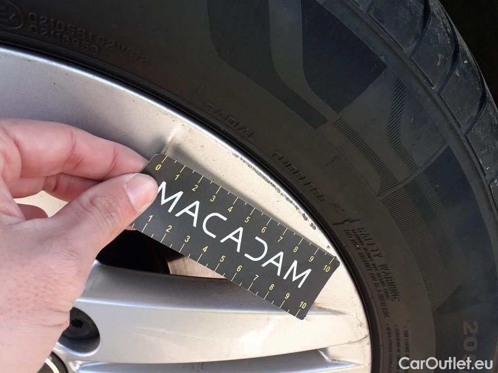  Volkswagen  Golf  VOLKSWAGEN / 2020 / 5P / berlina con portón 2.0 TDI 85kW (115CV) #8