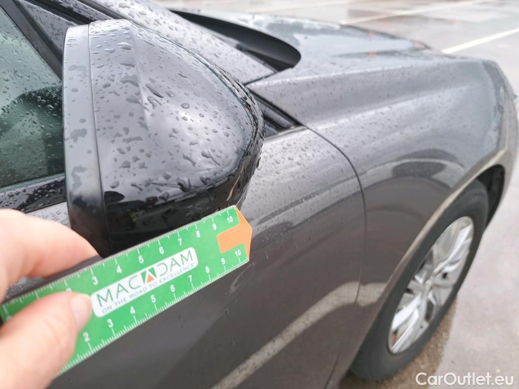  Peugeot  508 PEUGEOT  / 2018 / 5P / berlina con portón 5P Active Pack BlueHDi 130 S&S EAT8 (AC) #25