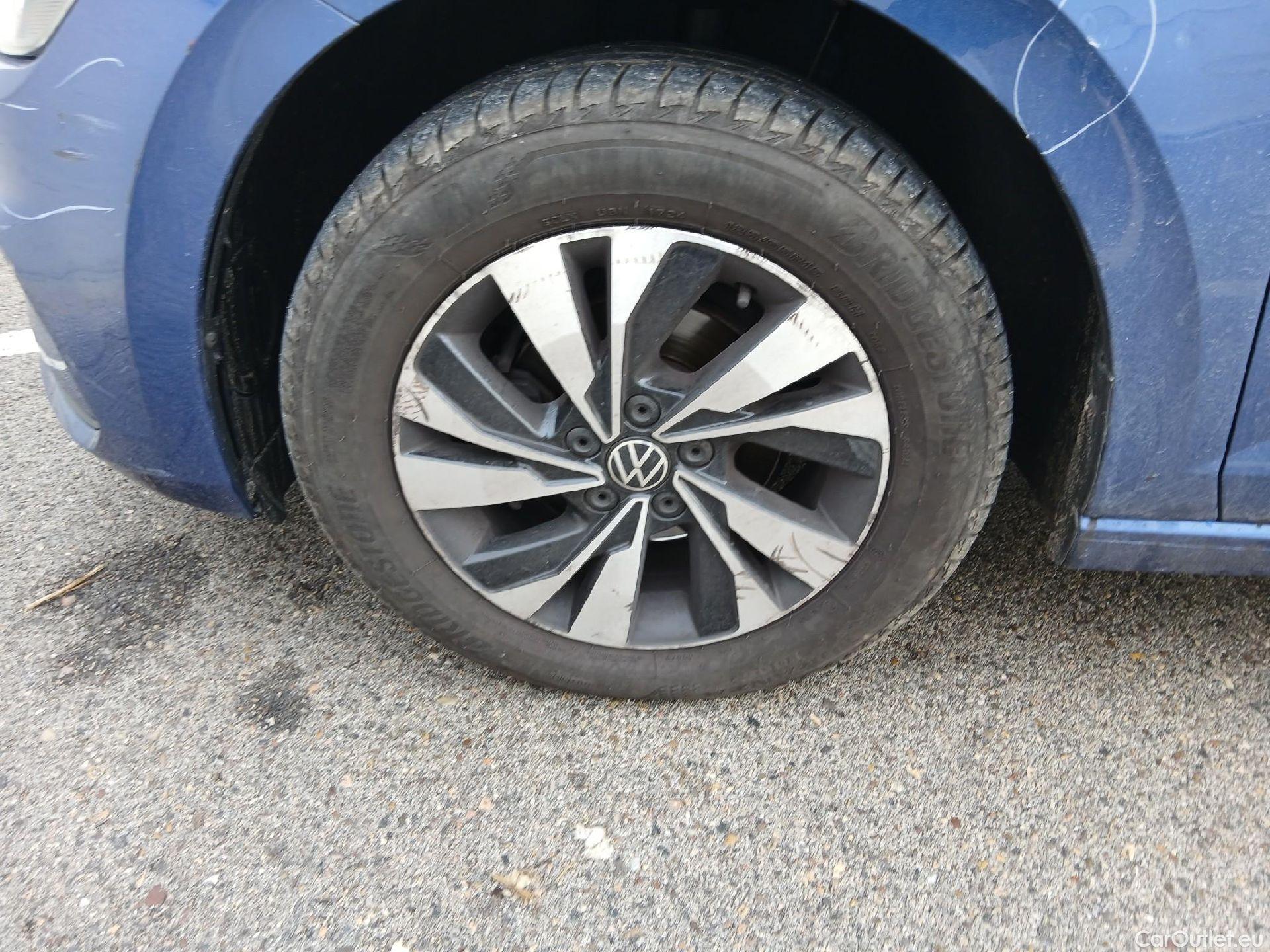  Volkswagen  Polo VOLKSWAGEN  / 2017 / 5P / berlina con portón Advance 1.0 TSI 70kW (95CV) #10