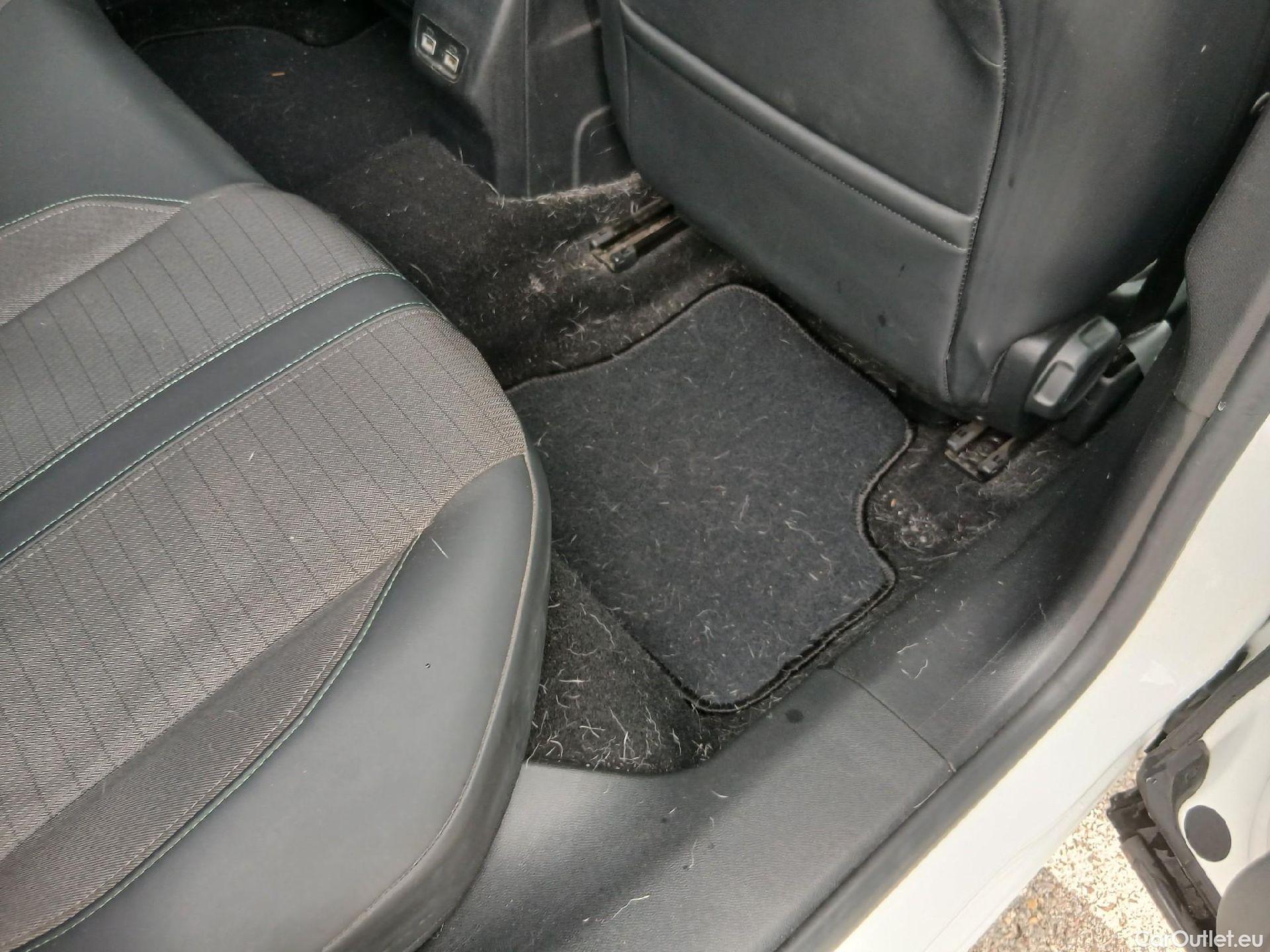  Peugeot  2008 PEUGEOT  / 2019 / 5P / todoterreno Allure BlueHDI 81kW (110CV) #2