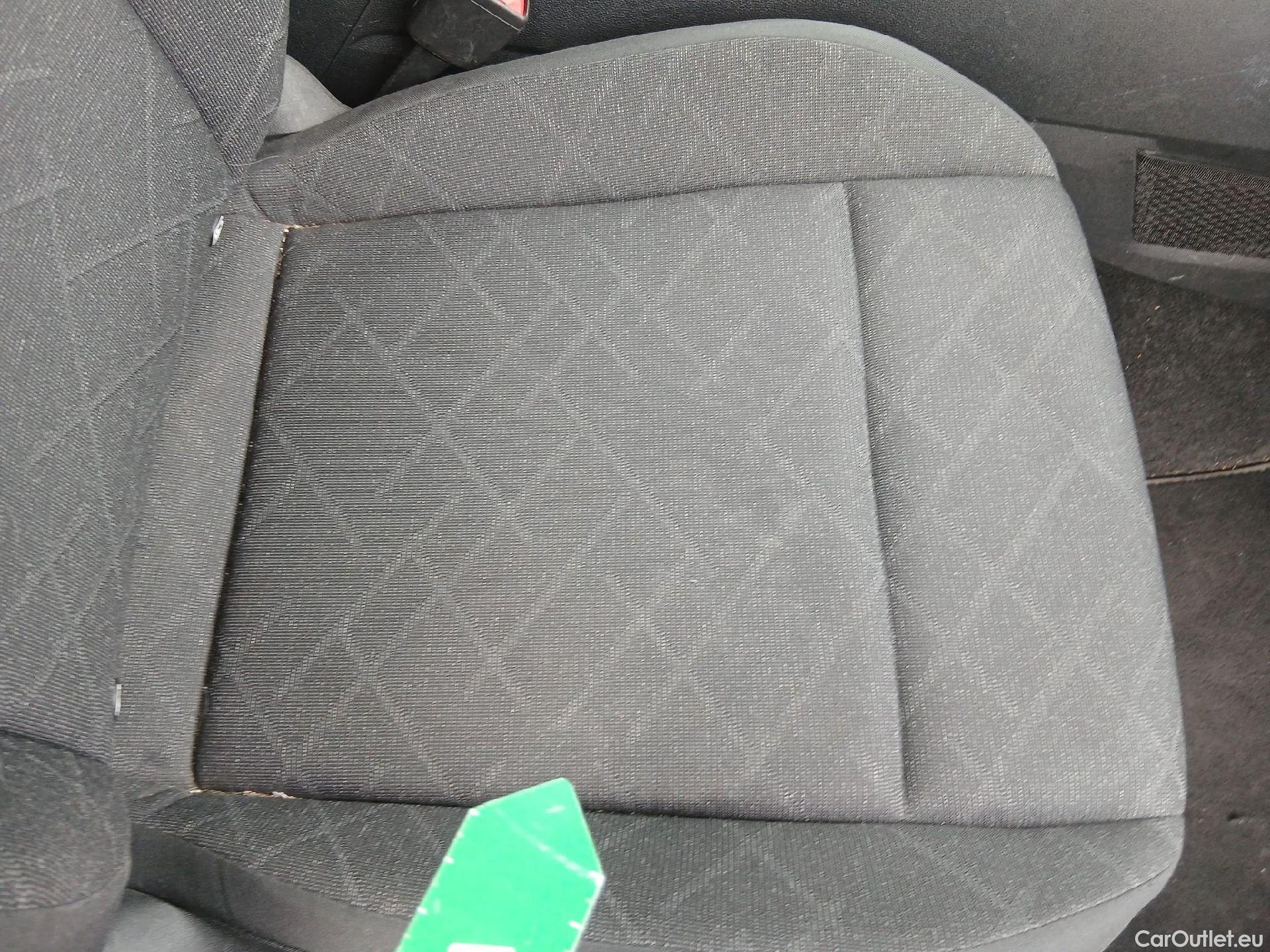  Volkswagen  Golf  VOLKSWAGEN / 2020 / 5P / berlina con portón Life 1.0 eTSI 81kW (110CV) DSG #21