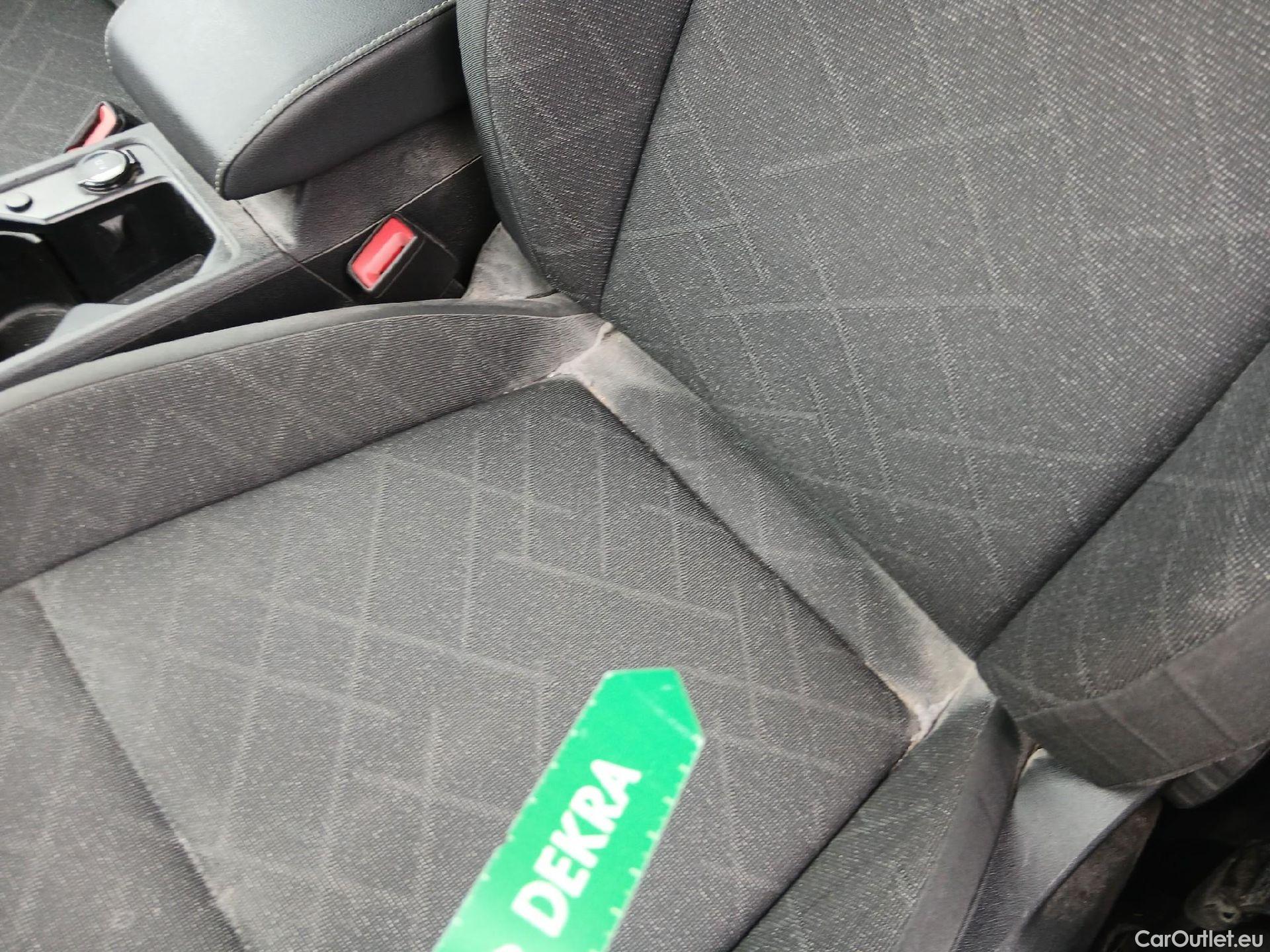  Volkswagen  Golf  VOLKSWAGEN / 2020 / 5P / berlina con portón Life 1.0 eTSI 81kW (110CV) DSG #20