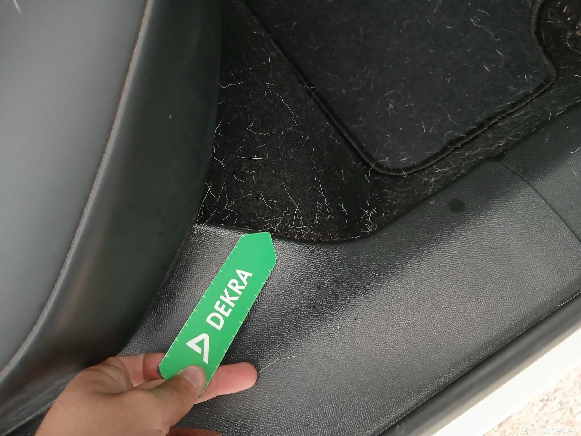  Peugeot  2008 PEUGEOT  / 2019 / 5P / todoterreno Allure BlueHDI 81kW (110CV) #3