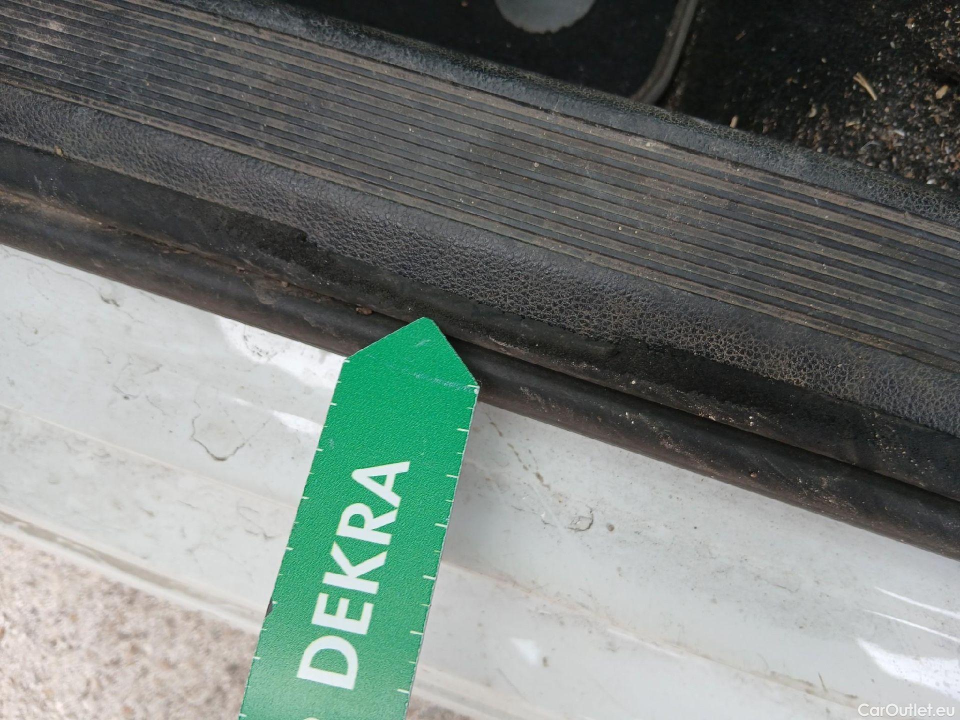  Volkswagen  Golf  VOLKSWAGEN / 2020 / 5P / berlina con portón Life 1.0 eTSI 81kW (110CV) DSG #31