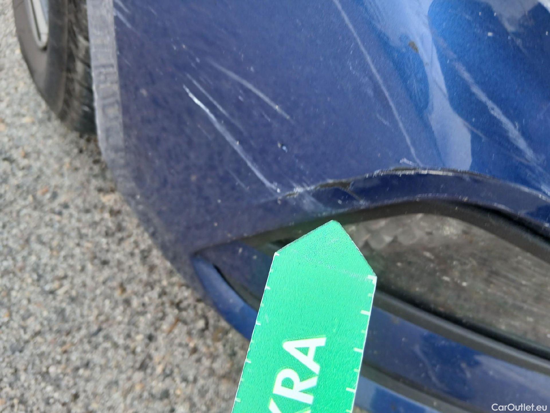  Volkswagen  Polo VOLKSWAGEN  / 2017 / 5P / berlina con portón Advance 1.0 TSI 70kW (95CV) #2