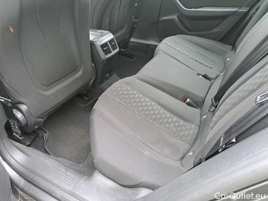  Peugeot  508 PEUGEOT  / 2018 / 5P / berlina con portón 5P Active Pack BlueHDi 130 S&S EAT8 (AC) #16