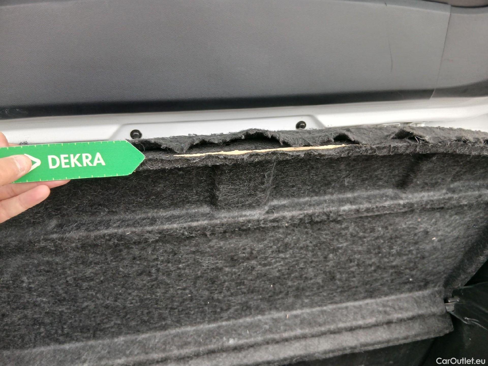  Peugeot  2008 PEUGEOT  / 2019 / 5P / todoterreno Allure BlueHDI 81kW (110CV) #5