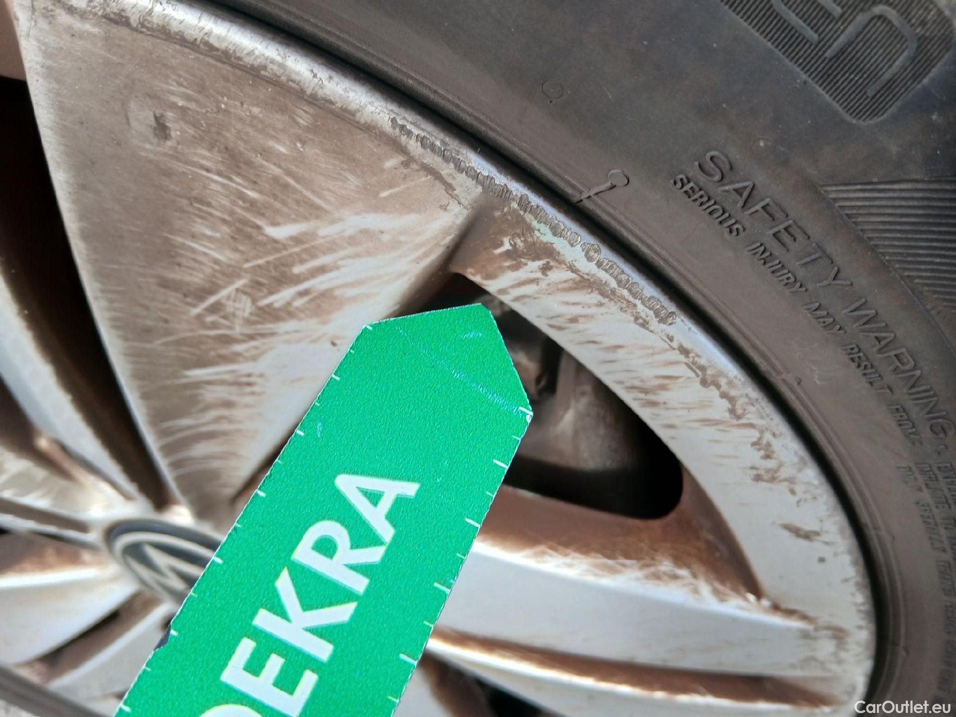  Volkswagen  Golf  VOLKSWAGEN / 2020 / 5P / berlina con portón Life 1.0 eTSI 81kW (110CV) DSG #18