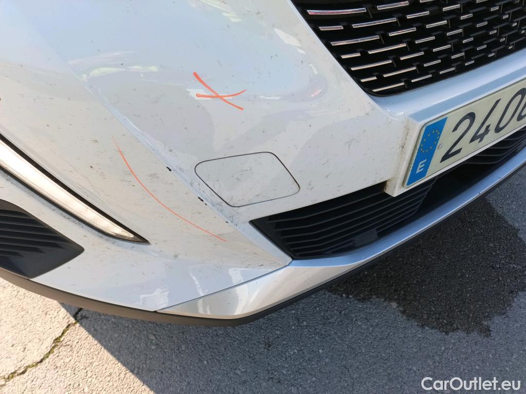  Peugeot  2008 PEUGEOT  / 2019 / 5P / todoterreno Allure Pack BlueHDI 81kW (110CV) #4