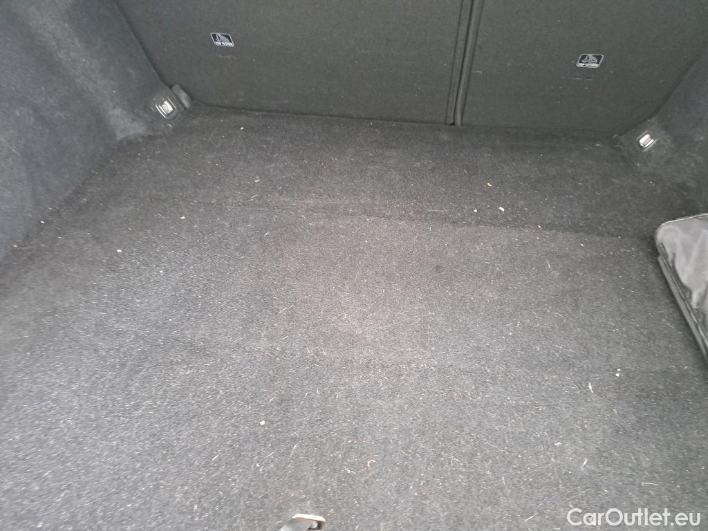  Peugeot  508 PEUGEOT  / 2018 / 5P / berlina con portón 5P Active Pack BlueHDi 130 S&S EAT8 (AC) #15