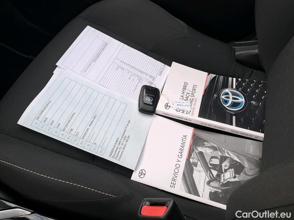  Toyota  Corolla TOYOTA  / 2019 / 5P / familiar 1.8 125H ACTIVE TECH E-CVT TOU SPORT #1