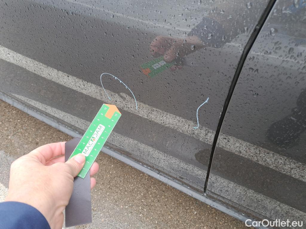  Peugeot  508 PEUGEOT  / 2018 / 5P / berlina con portón 5P Active Pack BlueHDi 130 S&S EAT8 (AC) #4