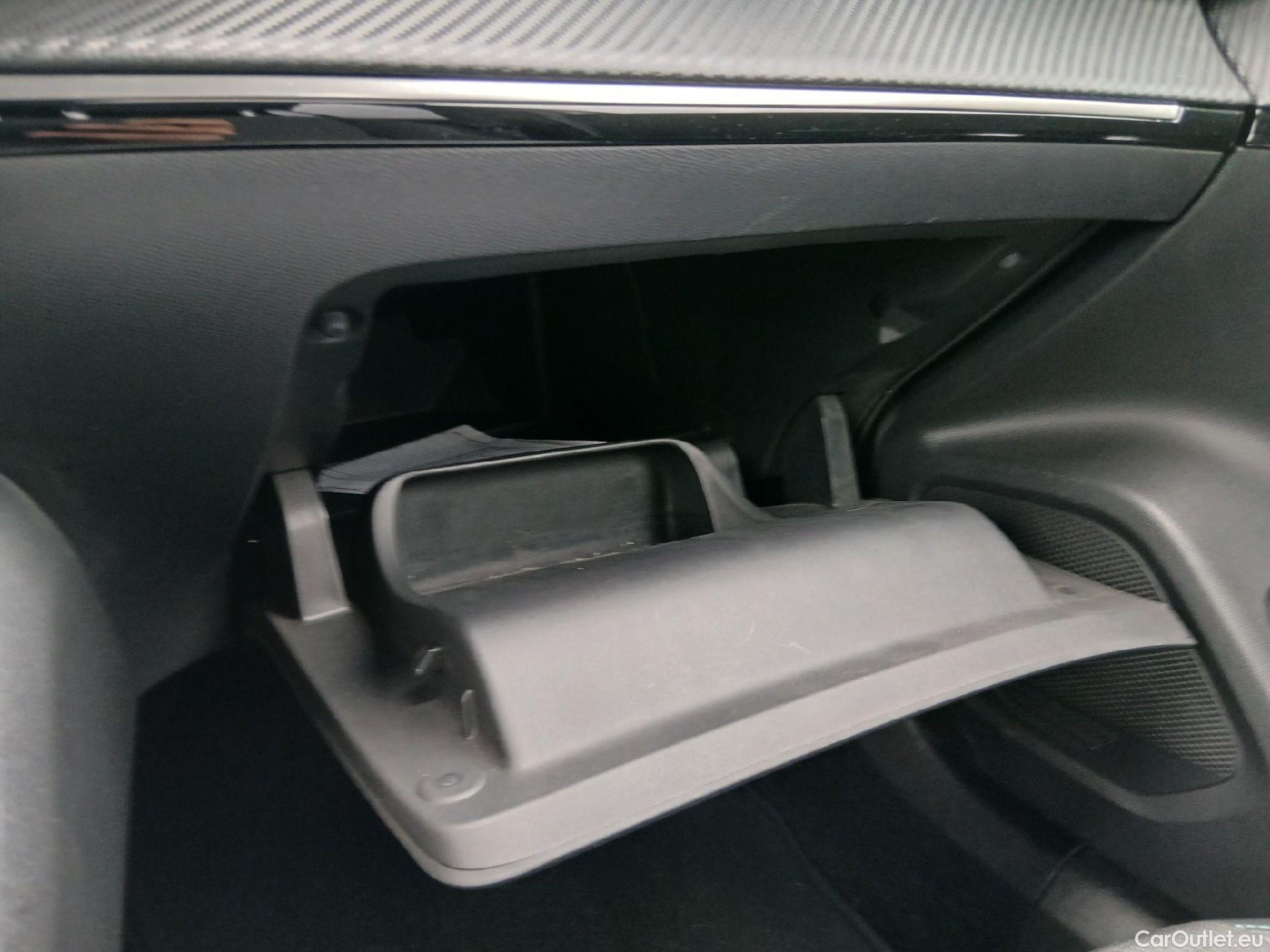  Peugeot  2008 PEUGEOT  / 2019 / 5P / todoterreno Allure BlueHDI 81kW (110CV) #1