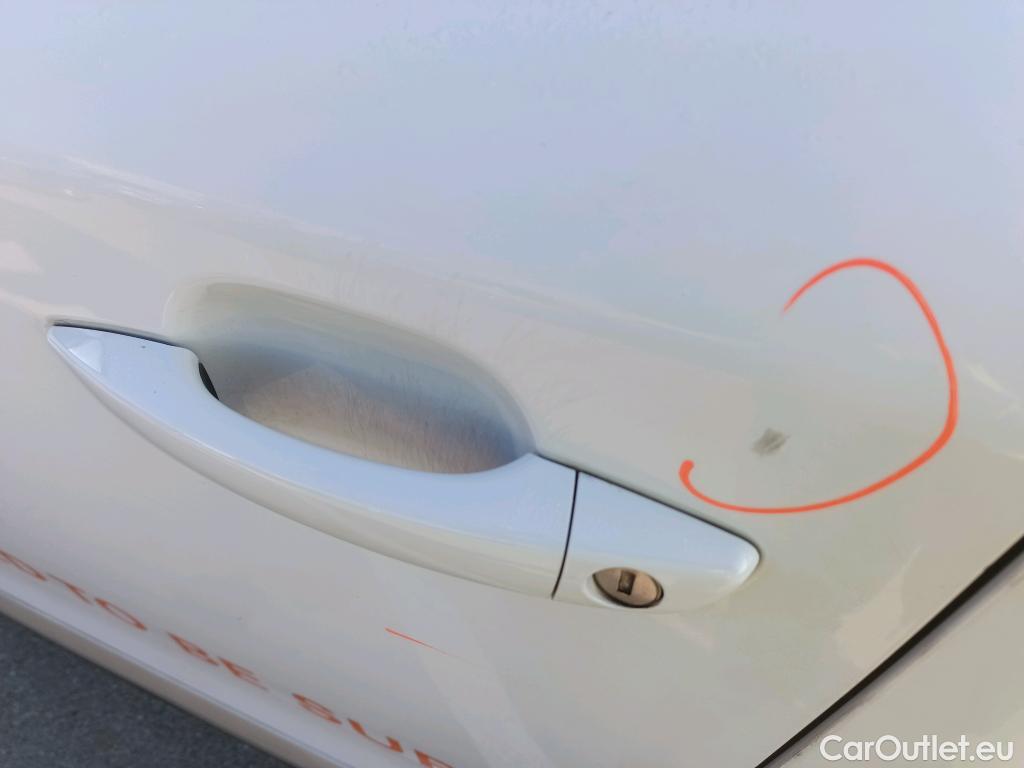  Peugeot  2008 PEUGEOT  / 2019 / 5P / todoterreno Allure Pack BlueHDI 81kW (110CV) #14