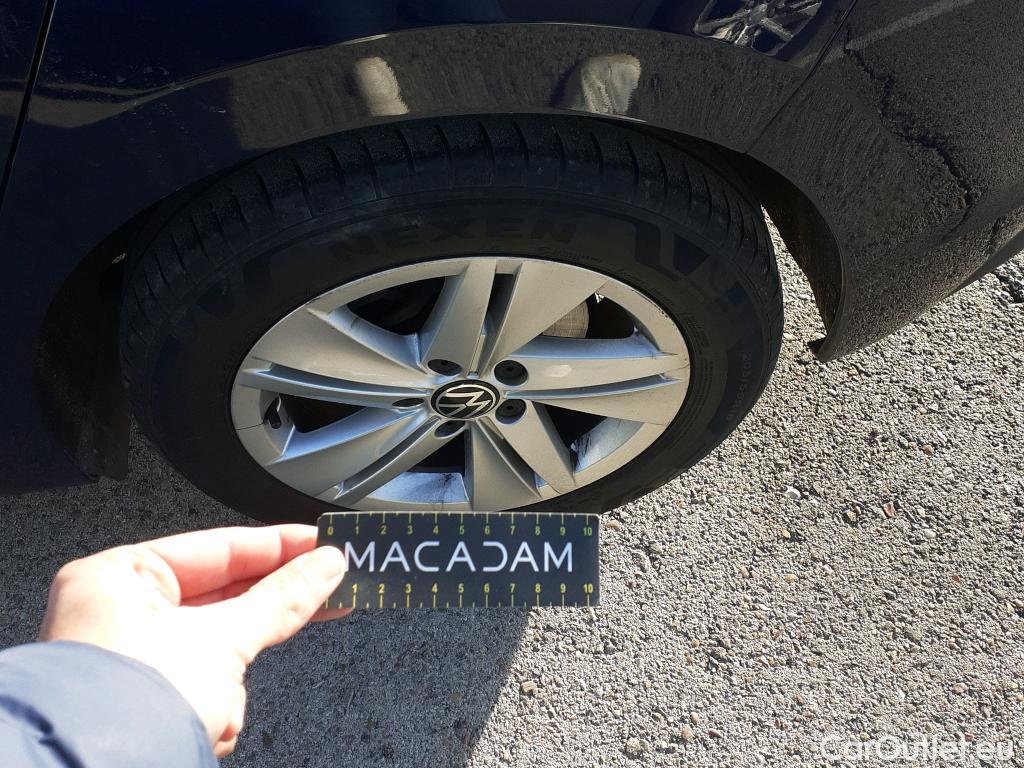  Volkswagen  Golf  VOLKSWAGEN / 2020 / 5P / berlina con portón 2.0 TDI 85kW (115CV) #7