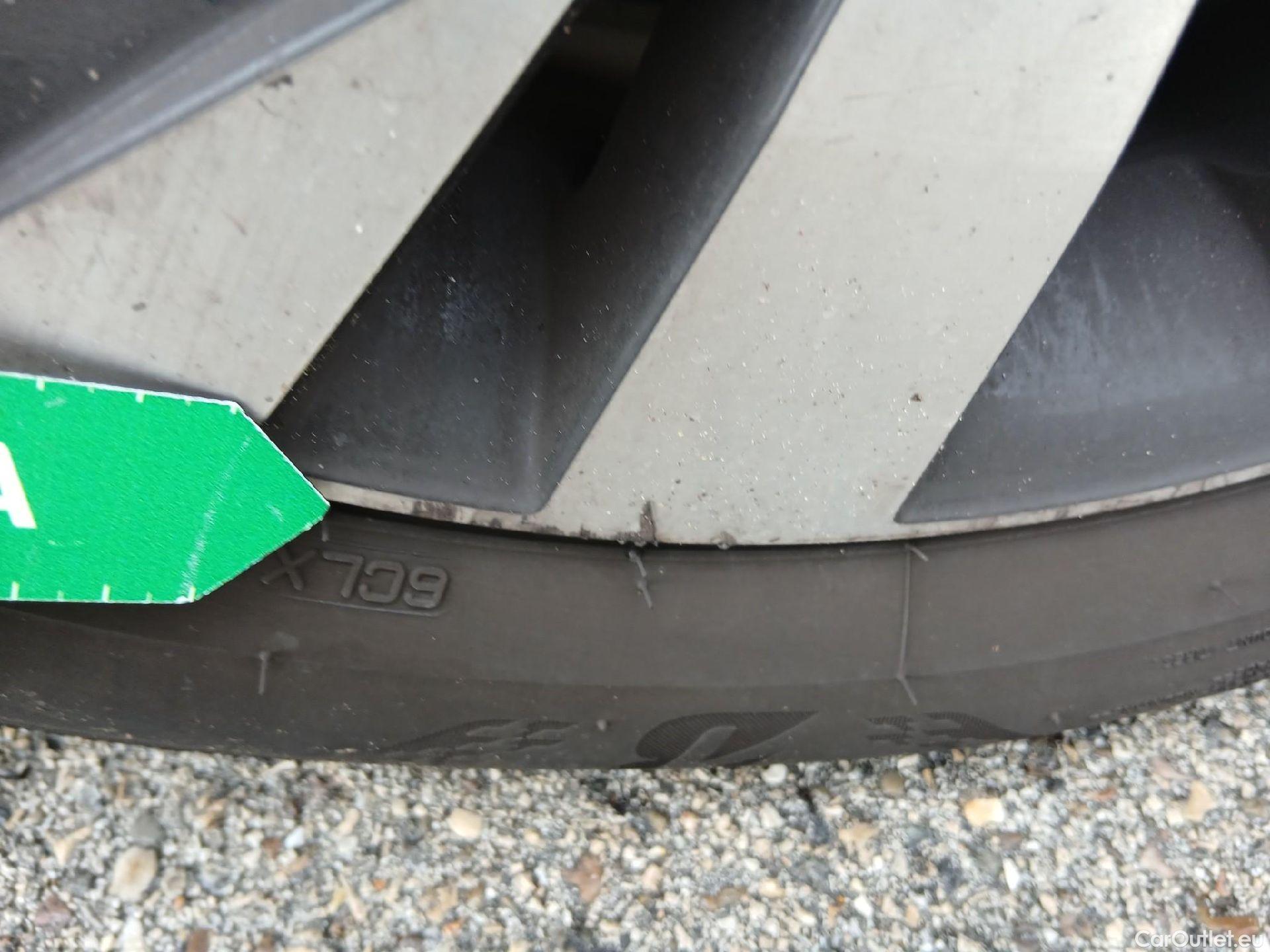  Volkswagen  Polo VOLKSWAGEN  / 2017 / 5P / berlina con portón Advance 1.0 TSI 70kW (95CV) #24