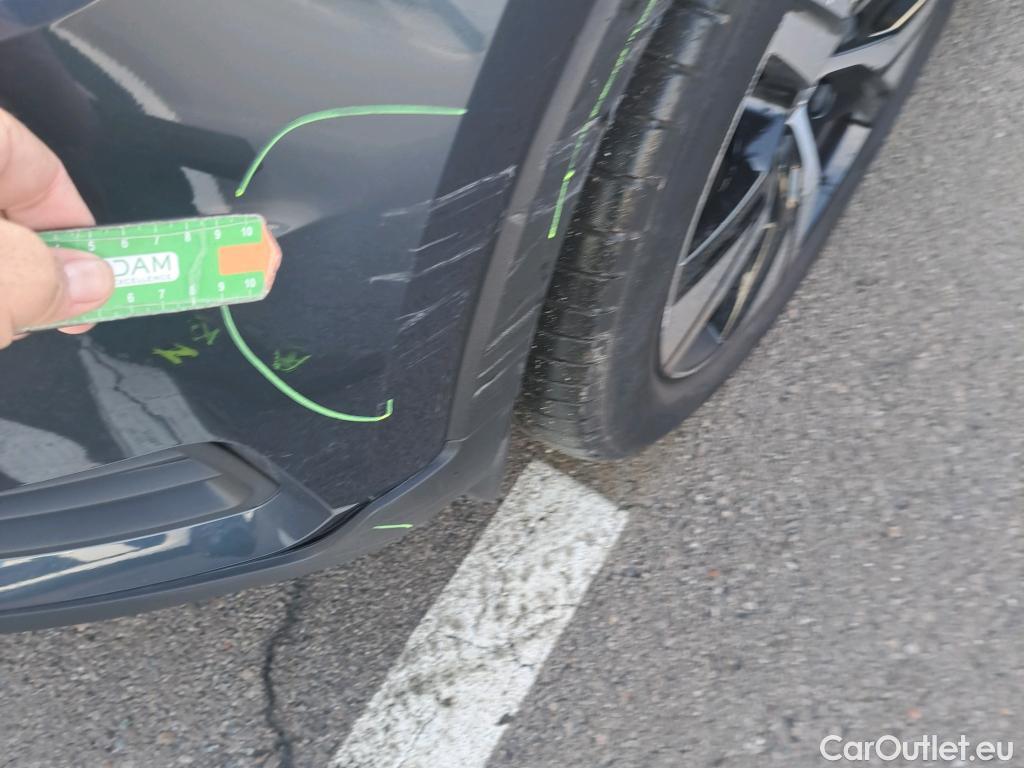  Volvo  XC 40 VOLVO XC40 / 2017 / 5P / todoterreno 1.5 T4 Twin Recharge R-Design Auto #32