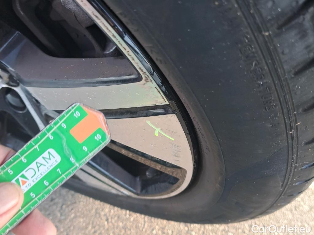  Volvo  XC 40 VOLVO XC40 / 2017 / 5P / todoterreno 1.5 T4 Twin Recharge R-Design Auto #7