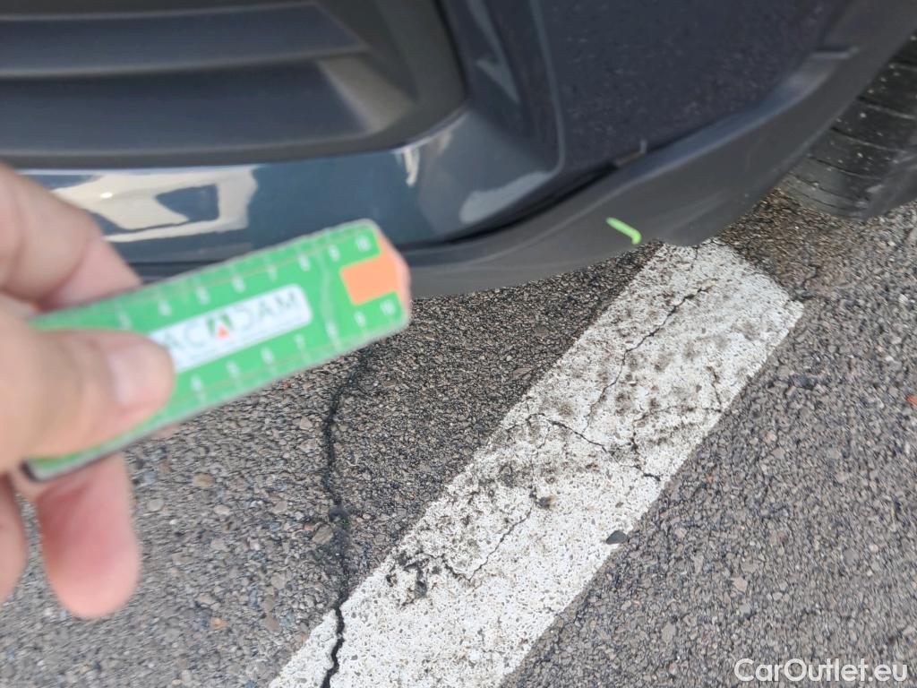  Volvo  XC 40 VOLVO XC40 / 2017 / 5P / todoterreno 1.5 T4 Twin Recharge R-Design Auto #38