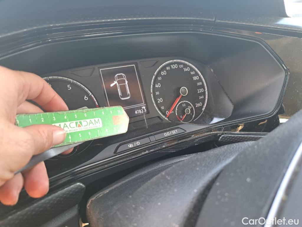  Volkswagen  T-CROSS VOLKSWAGEN  / 2018 / 5P / todoterreno Advance 1.0 TSI 81kW (110CV) DSG (AC) #5