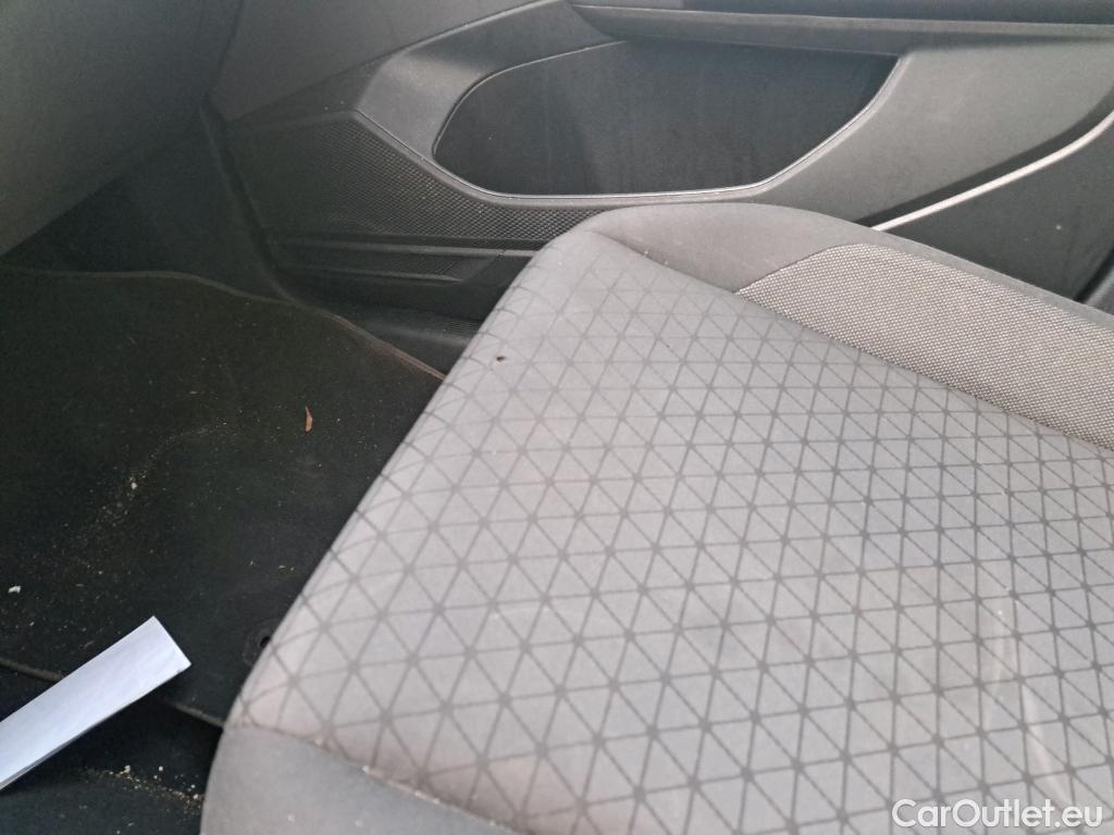  Volkswagen  T-CROSS VOLKSWAGEN  / 2018 / 5P / todoterreno Advance 1.0 TSI 81kW (110CV) DSG (AC) #15