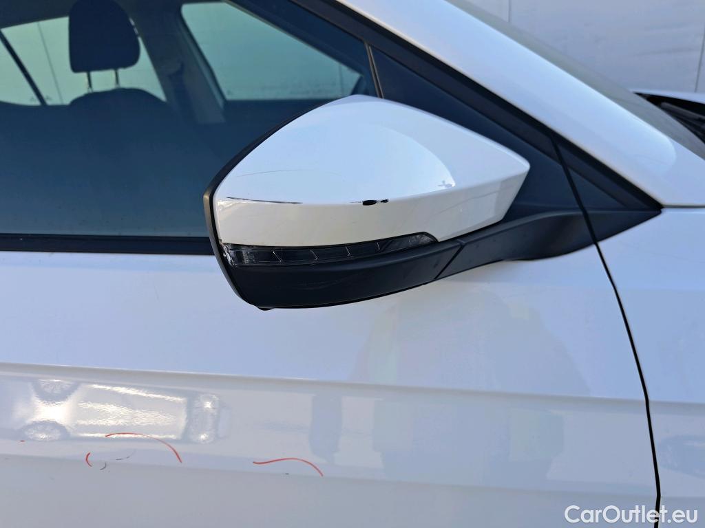  Volkswagen  T-CROSS VOLKSWAGEN  / 2018 / 5P / todoterreno Advance 1.0 TSI 81kW (110CV) DSG (AC) #35