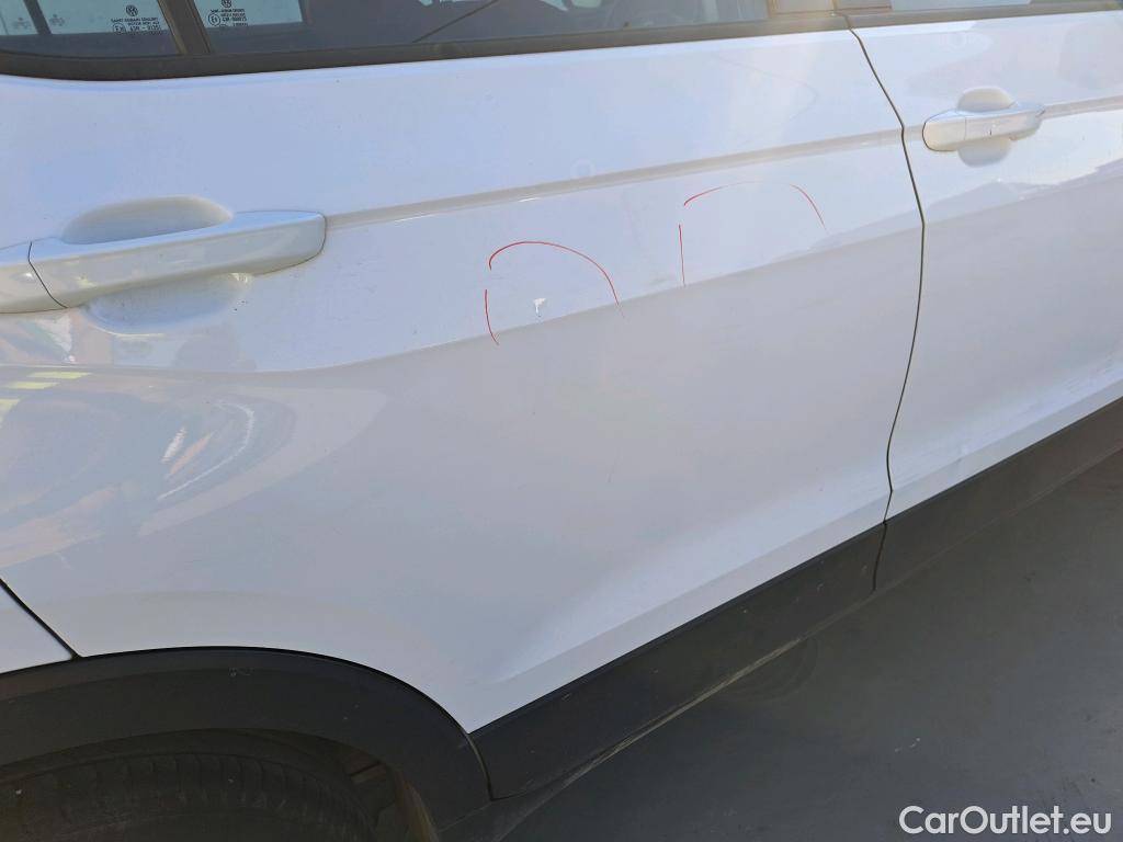  Volkswagen  T-CROSS VOLKSWAGEN  / 2018 / 5P / todoterreno Advance 1.0 TSI 81kW (110CV) DSG (AC) #9