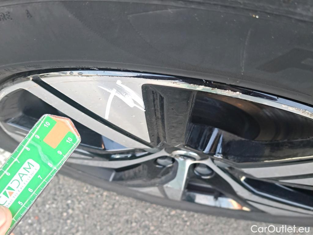  Volvo  XC 40 VOLVO XC40 / 2017 / 5P / todoterreno 1.5 T4 Twin Recharge R-Design Auto #13