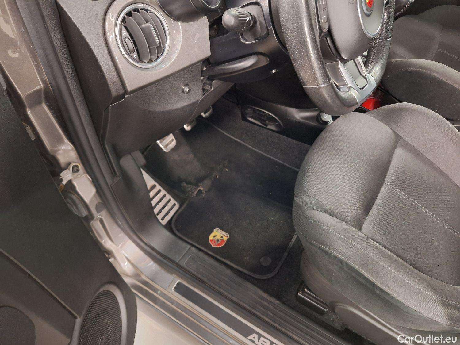  Abarth  500 Fiat,  '15, Abarth  1.4 T-Jet 595 107kW 3d #44