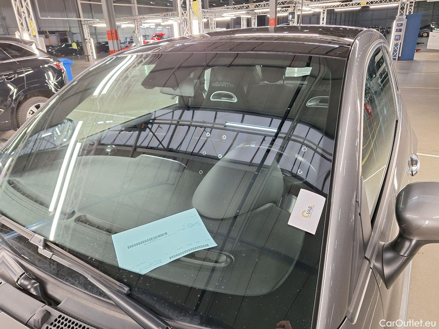  Abarth  500 Fiat,  '15, Abarth  1.4 T-Jet 595 107kW 3d #51