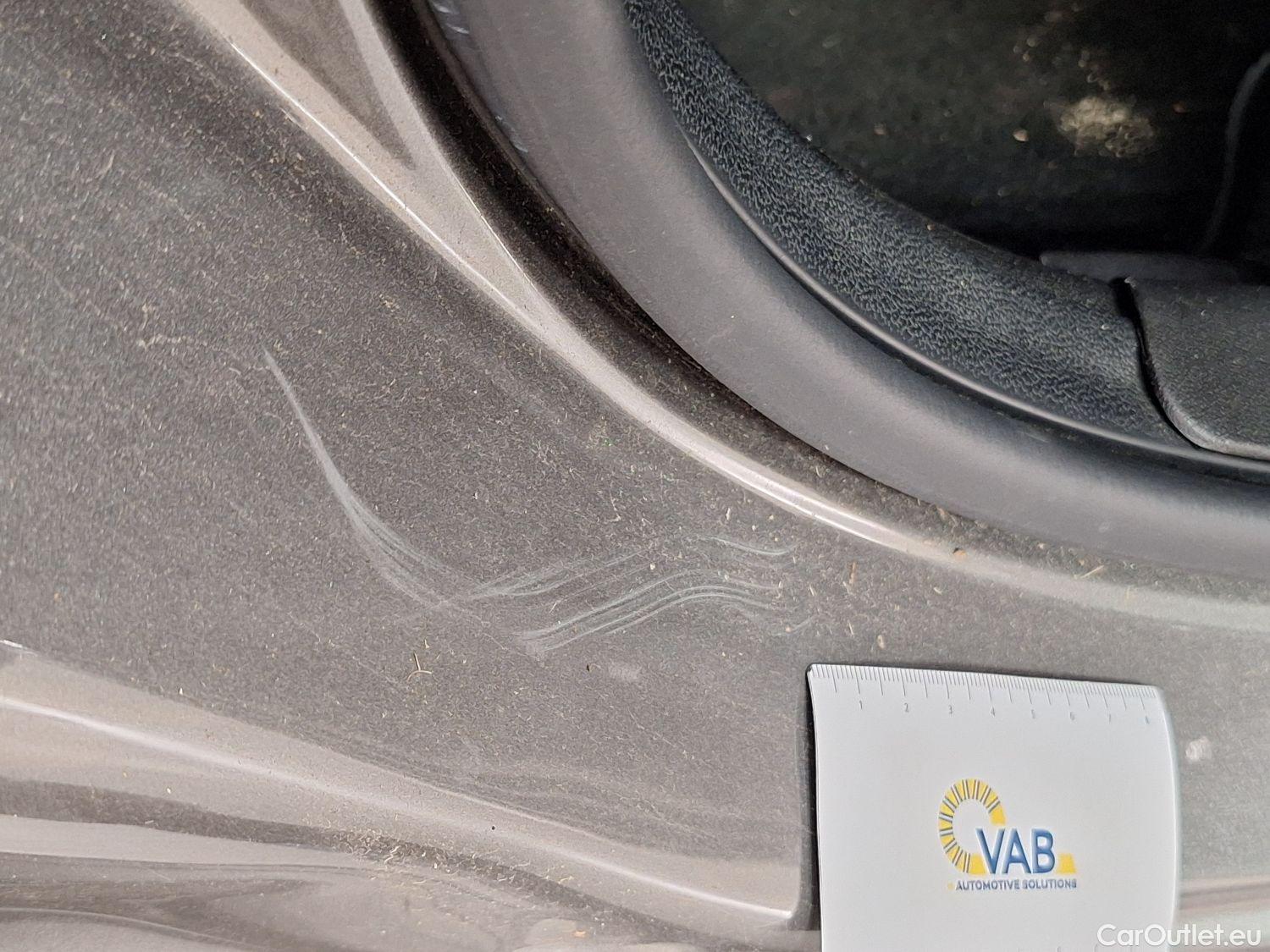  Abarth  500 Fiat,  '15, Abarth  1.4 T-Jet 595 107kW 3d #37