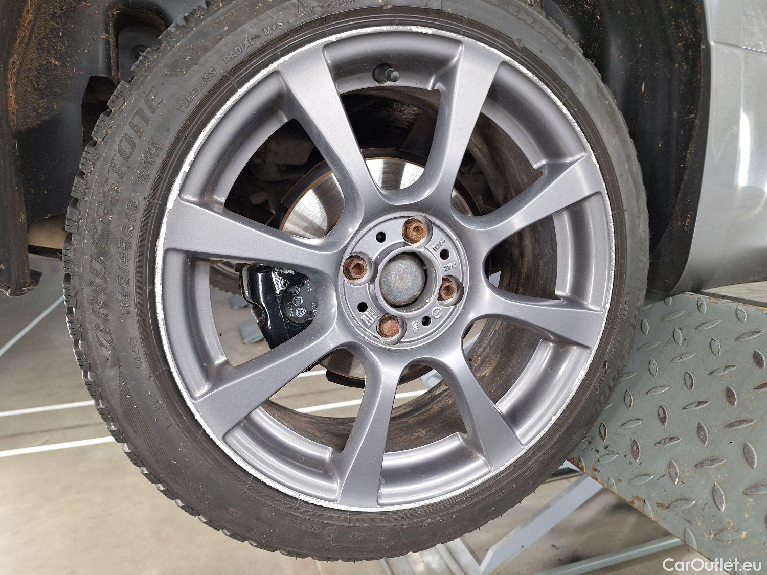  Abarth  500 Fiat,  '15, Abarth  1.4 T-Jet 595 107kW 3d #5