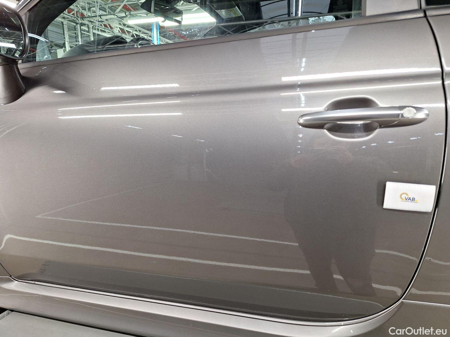  Abarth  500 Fiat,  '15, Abarth  1.4 T-Jet 595 107kW 3d #31