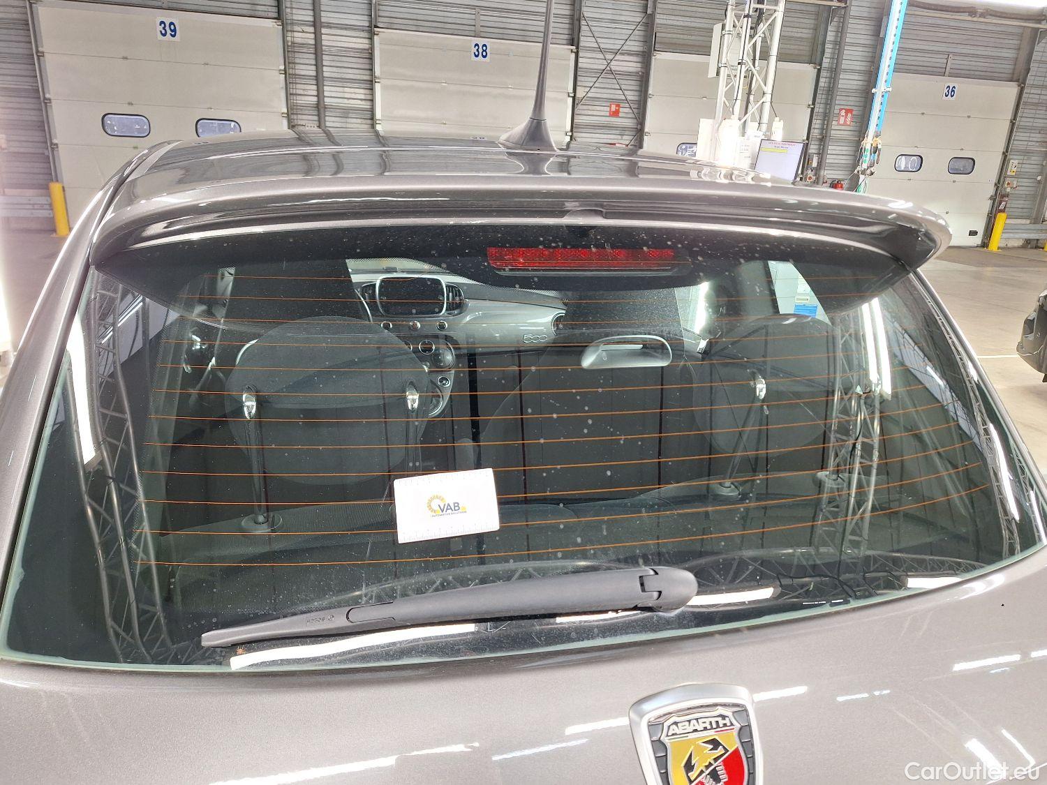  Abarth  500 Fiat,  '15, Abarth  1.4 T-Jet 595 107kW 3d #40