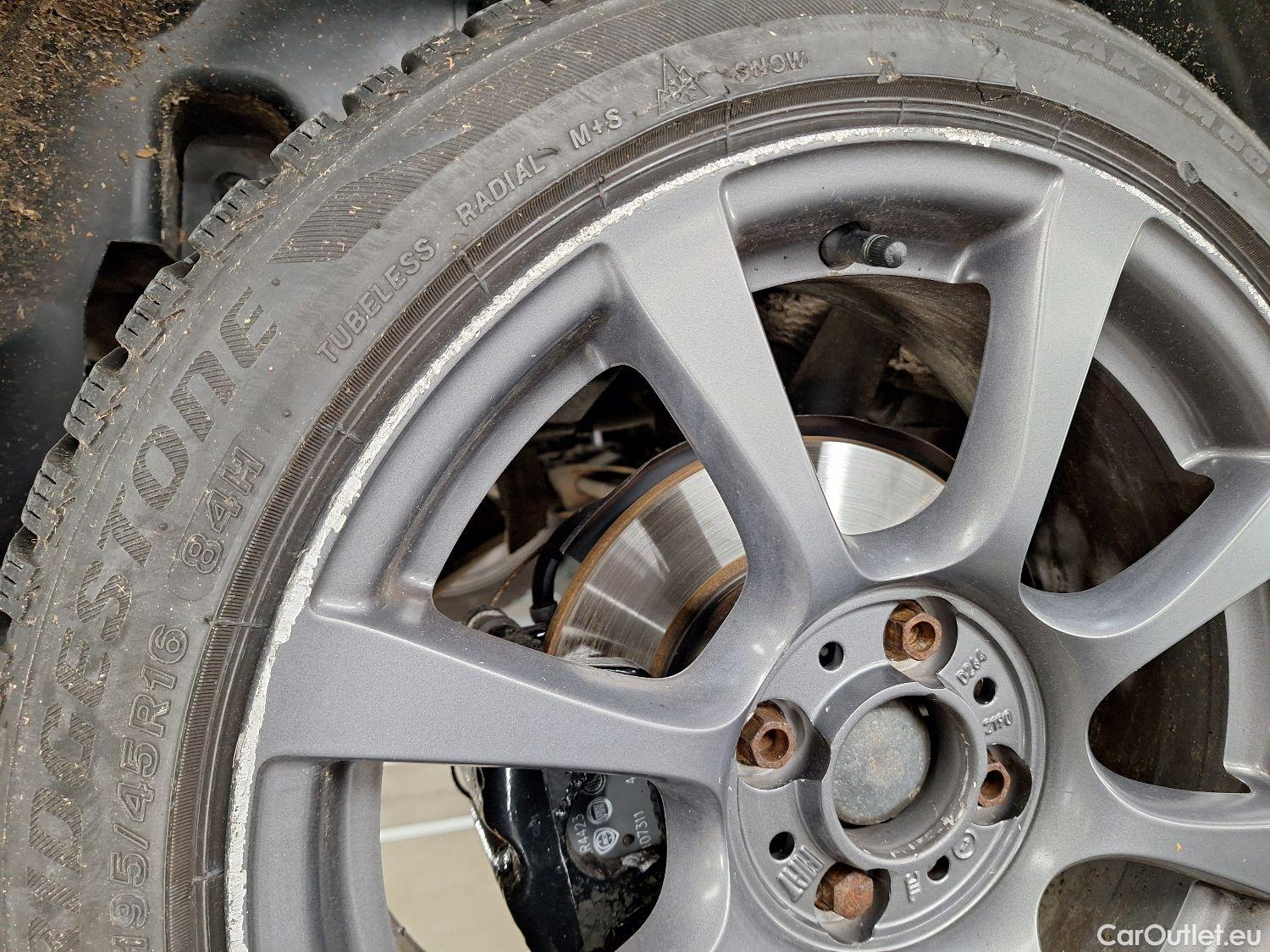  Abarth  500 Fiat,  '15, Abarth  1.4 T-Jet 595 107kW 3d #6