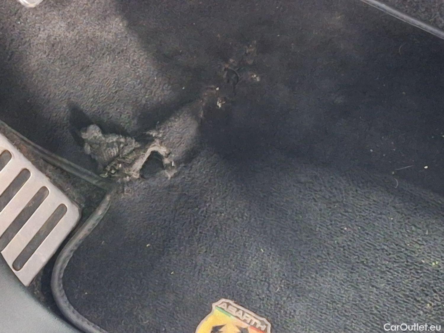  Abarth  500 Fiat,  '15, Abarth  1.4 T-Jet 595 107kW 3d #45