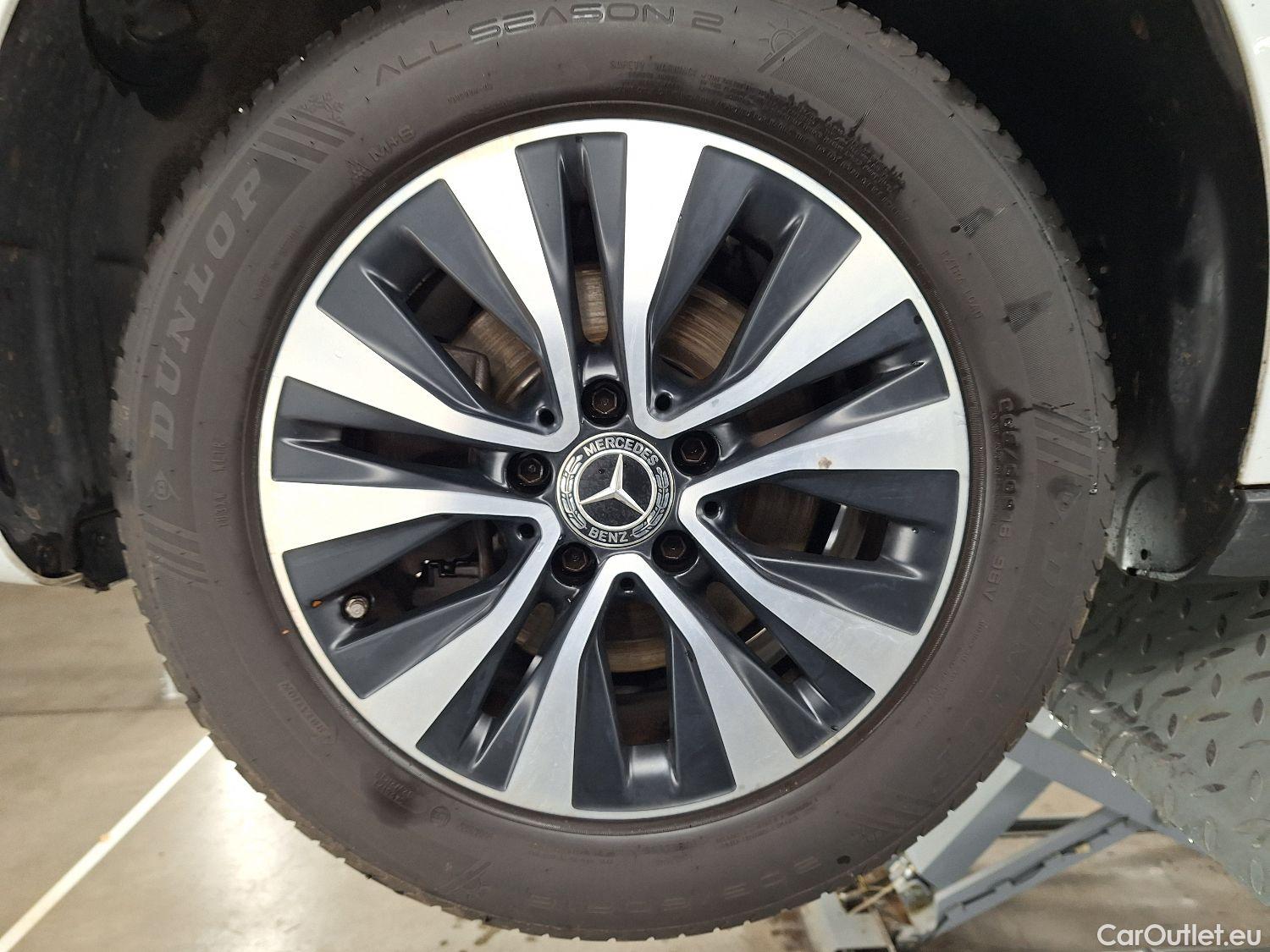  Mercedes  A-Klasse Mercedes, A-Class Berline '18, Mercedes-Benz  Limousine A 180d Business S #17