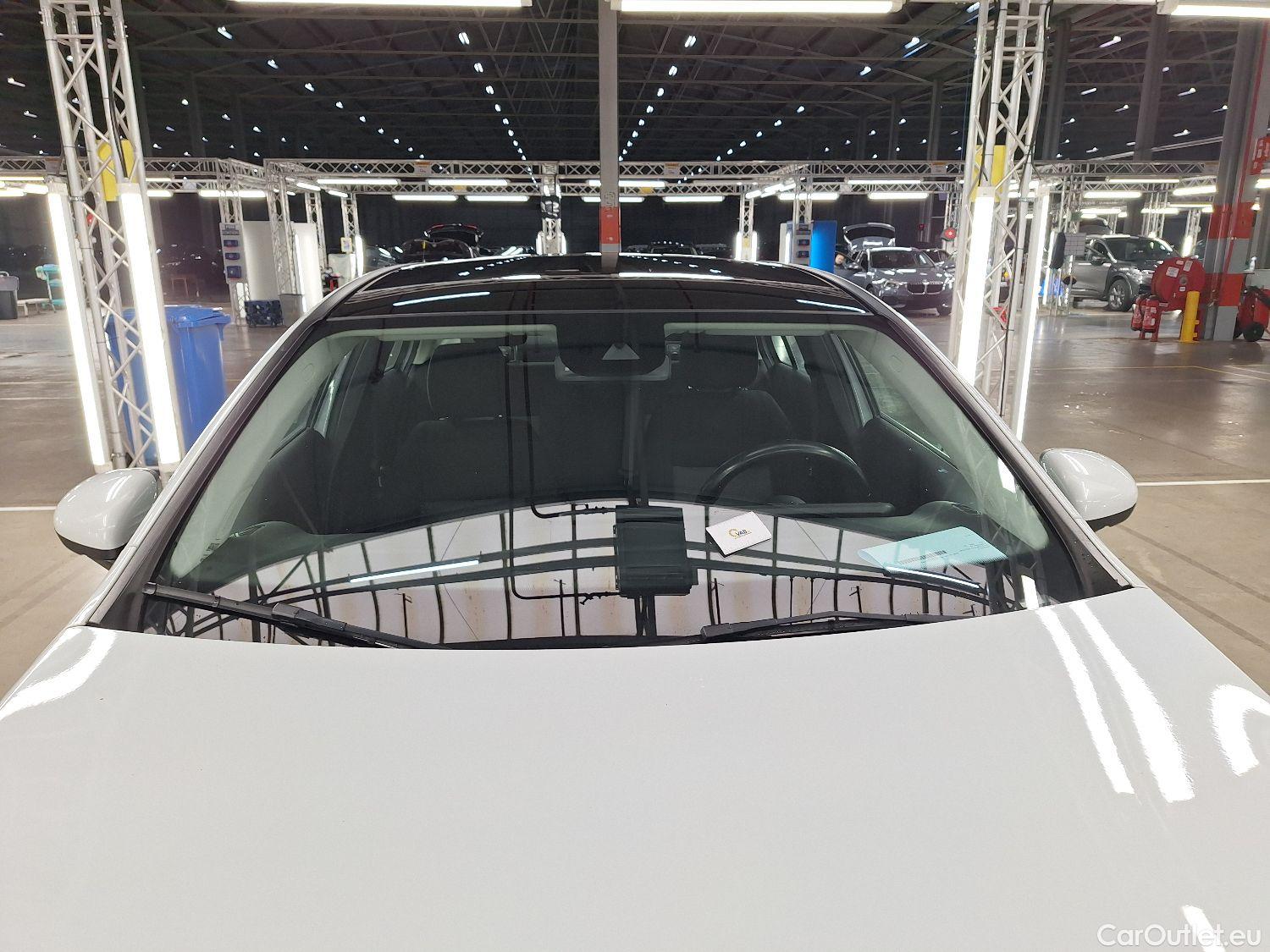  Mercedes  A-Klasse Mercedes, A-Class Berline '18, Mercedes-Benz  Limousine A 180d Business S #1