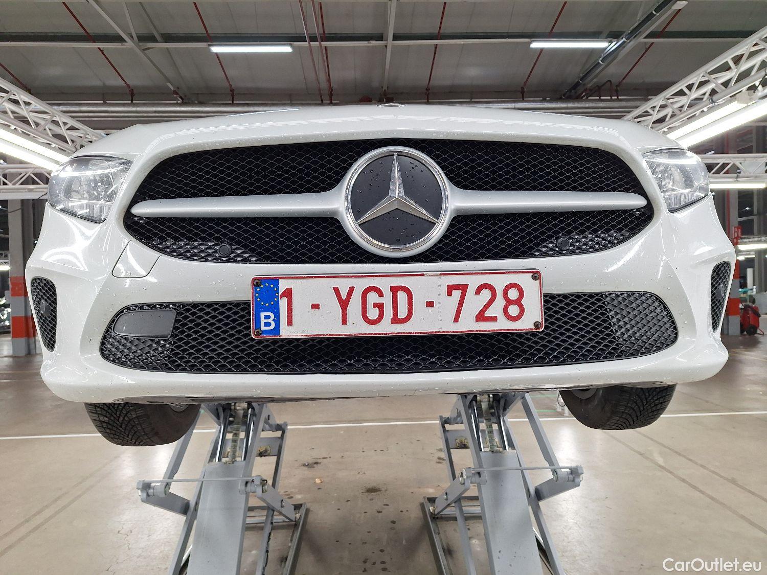  Mercedes  A-Klasse Mercedes, A-Class Berline '18, Mercedes-Benz  Limousine A 180d Business S #3