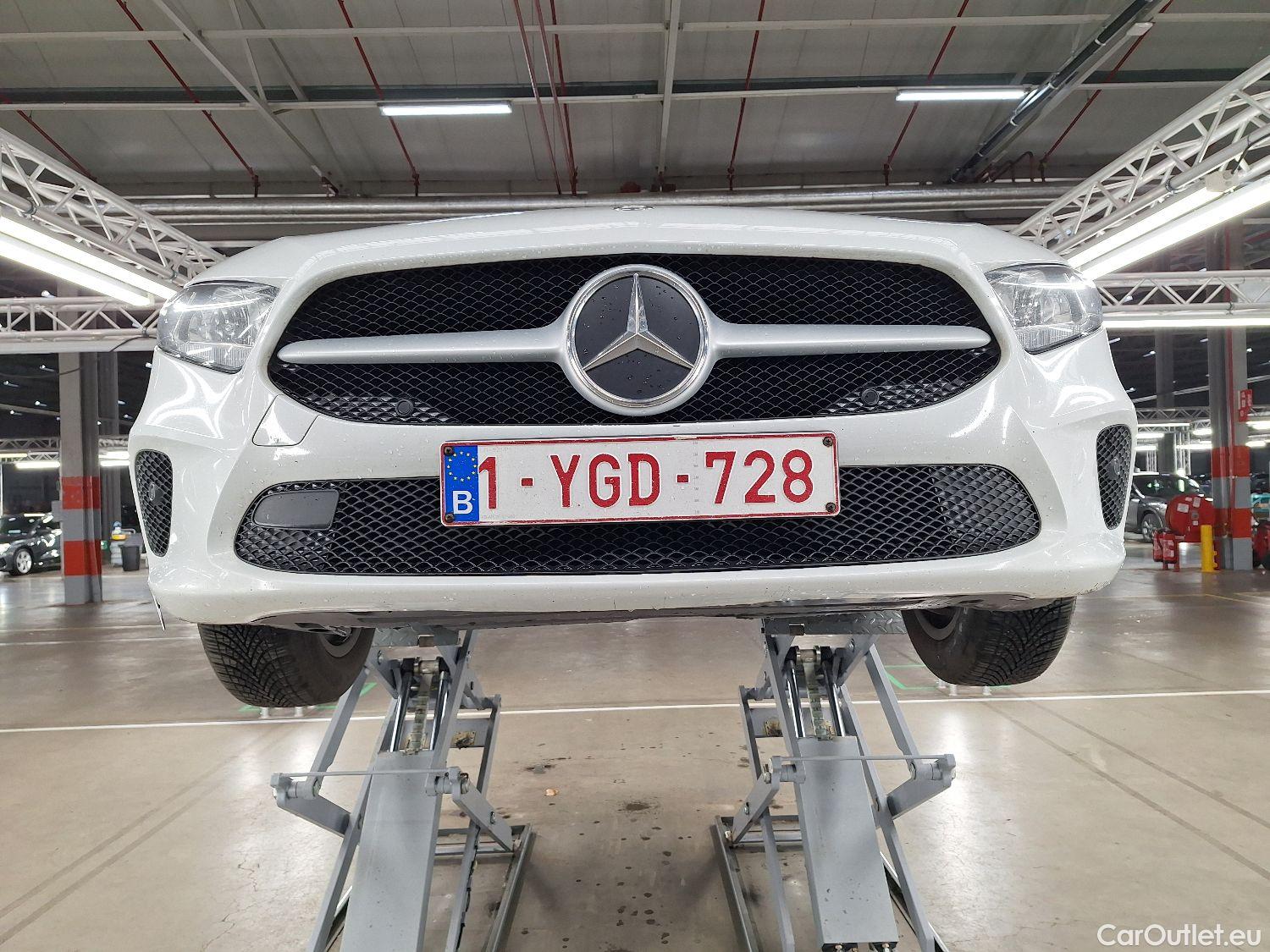  Mercedes  A-Klasse Mercedes, A-Class Berline '18, Mercedes-Benz  Limousine A 180d Business S #8