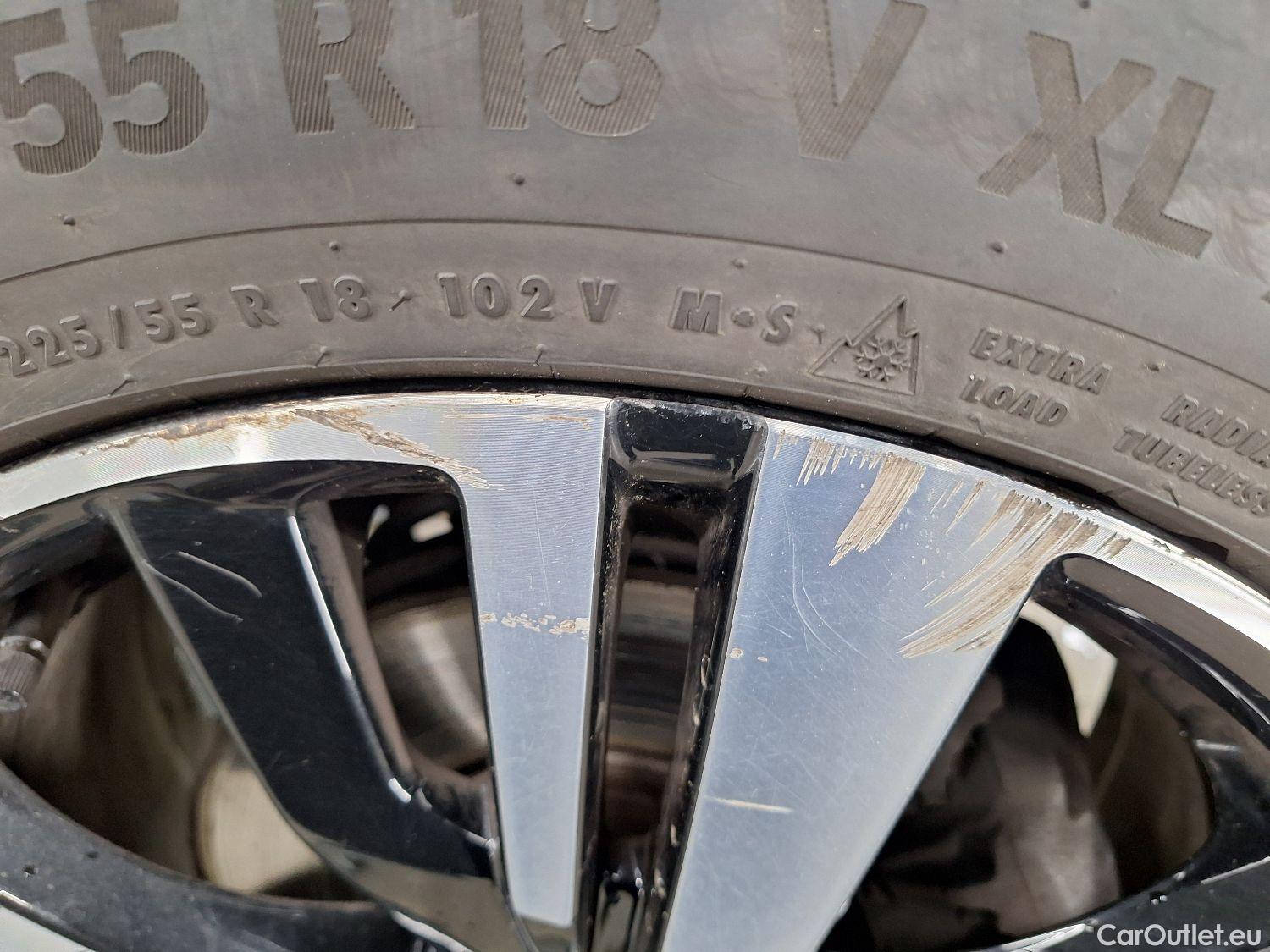  Peugeot  3008 Peugeot,  FL'20, Peugeot  1.5 BlueHDi 96kW S&S EAT8 GT 5d #4