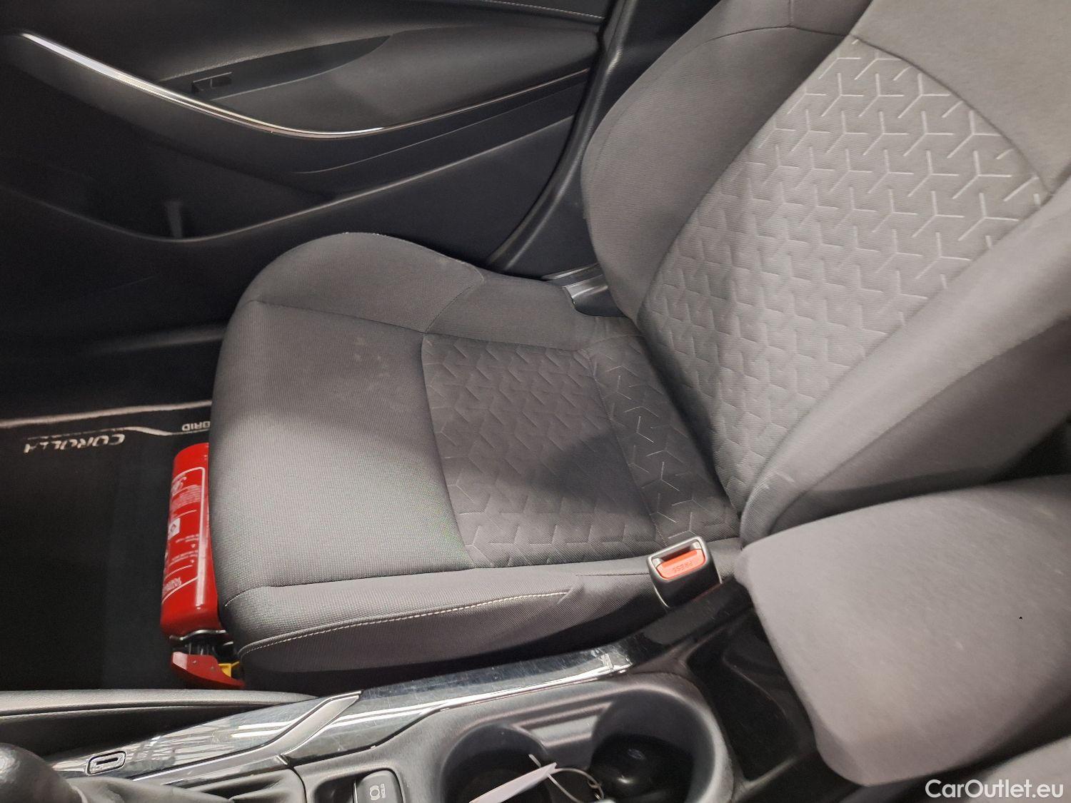  Toyota  Corolla Toyota,  TS '19, Toyota  Touring Sports 1.8 Hybrid Dynamic e #19