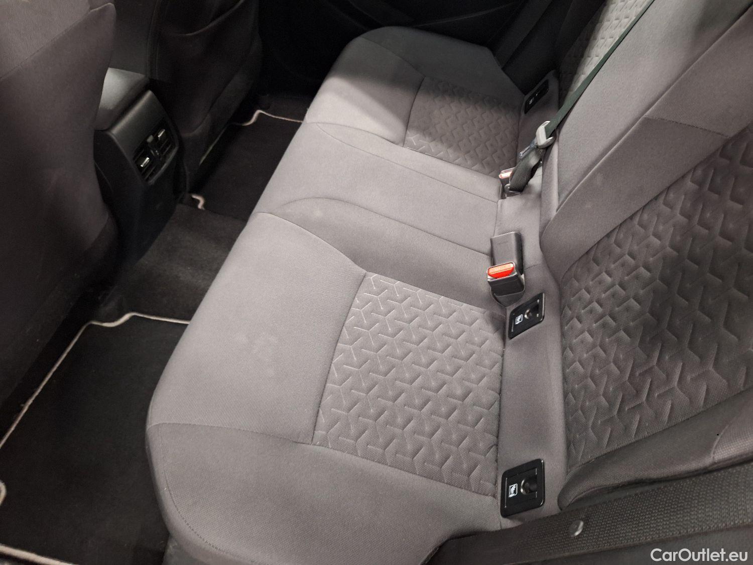  Toyota  Corolla Toyota,  TS '19, Toyota  Touring Sports 1.8 Hybrid Dynamic e #17