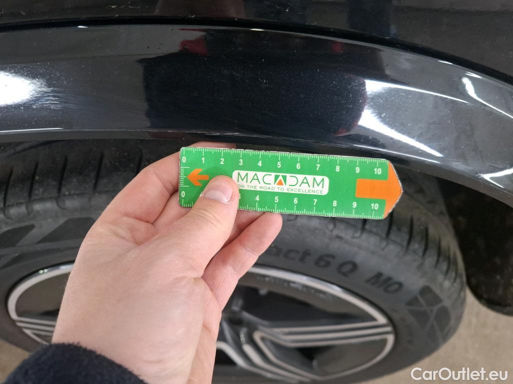  Mercedes  GLC MERCEDES-BENZ  / 2022 / 5P / SUV  400 e AMG Line 4MATIC #56