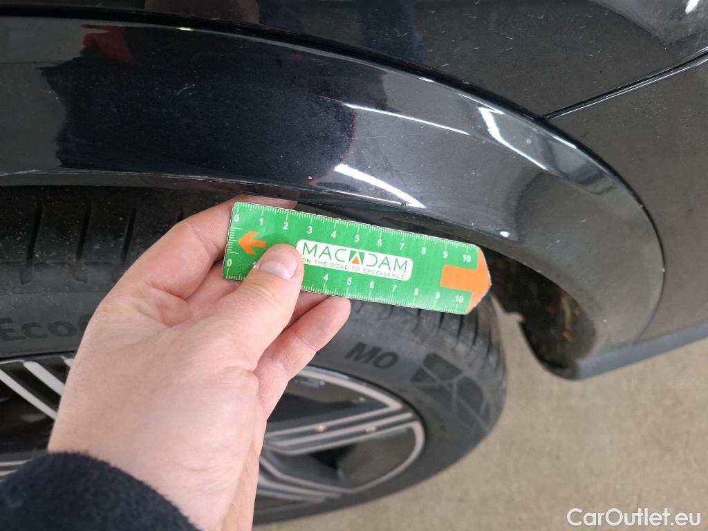  Mercedes  GLC MERCEDES-BENZ  / 2022 / 5P / SUV  400 e AMG Line 4MATIC #57