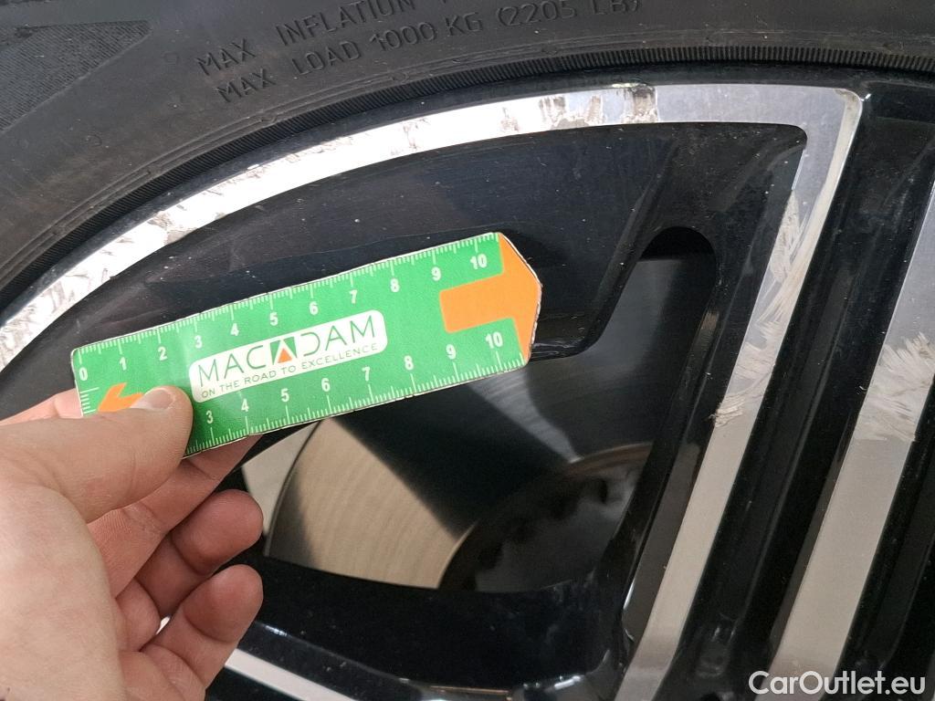  Mercedes  GLC MERCEDES-BENZ  / 2022 / 5P / SUV  400 e AMG Line 4MATIC #50