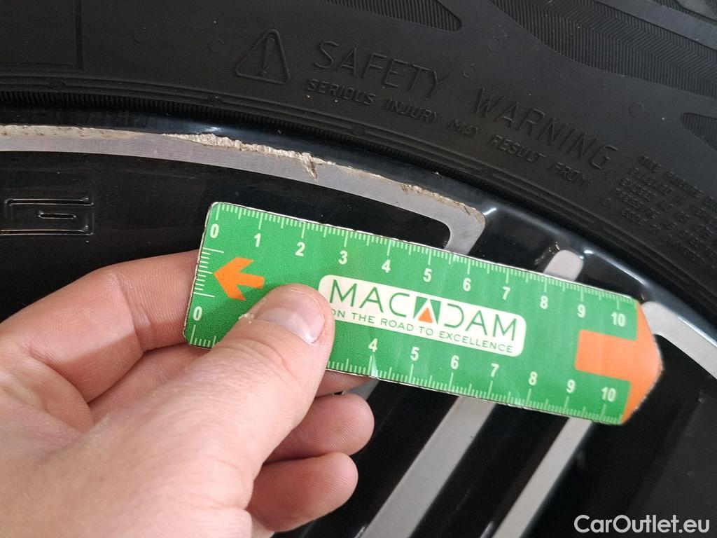  Mercedes  GLC MERCEDES-BENZ  / 2022 / 5P / SUV  400 e AMG Line 4MATIC #42