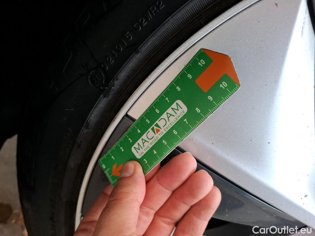  Tesla  Model Y TESLA  / 2020 / 5P / SUV Long Range Dual Motor AWD #24