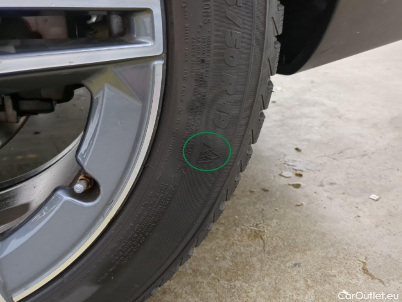  Mercedes  G-Klasee MERCEDES-BENZ GLC Coupe / 2019 / 5P / Coupé GLC 300 e Business Line 4Matic #9